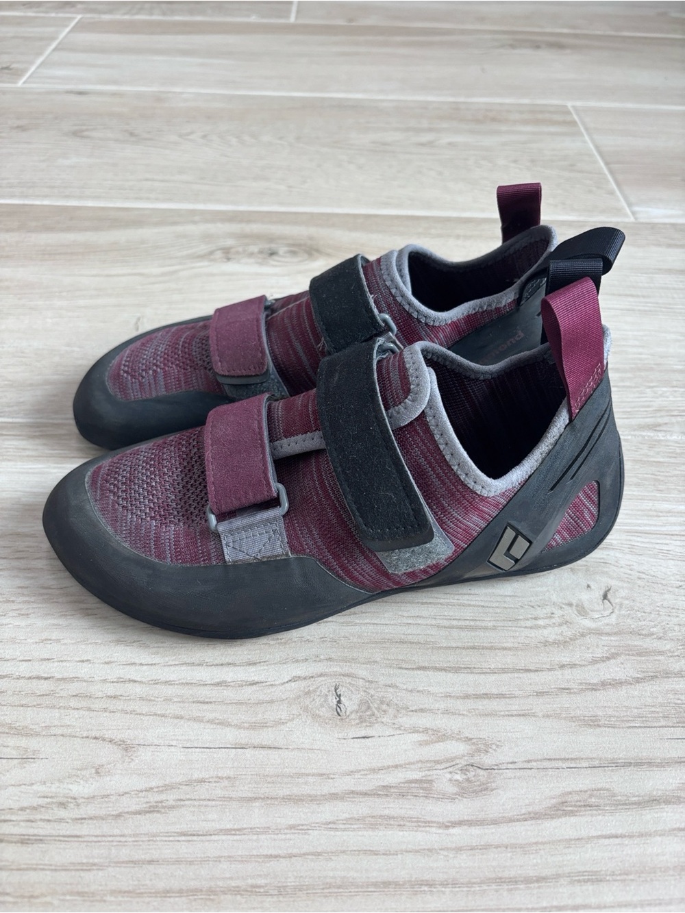 Black Diamond Momentum Climbing Shoes in Merlot Women’s Size 9.5
